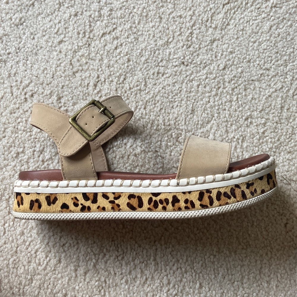 Altar’d State- platform cheetah sandals- 1.5 inches- size 7